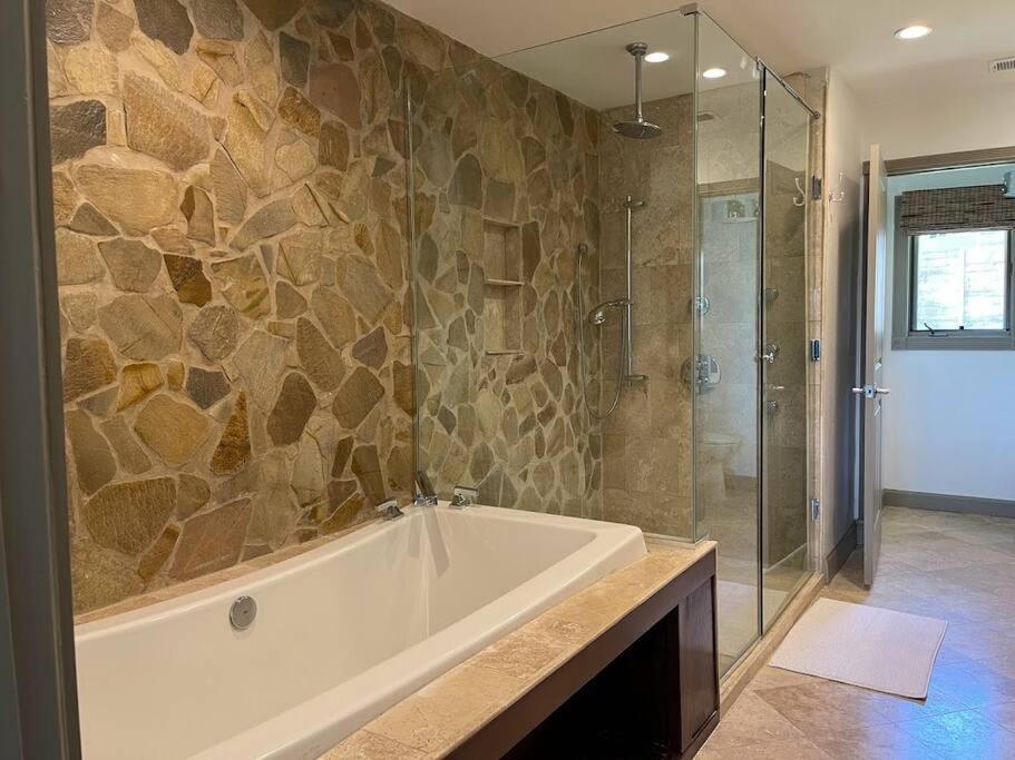 Lakeview Bungalow-Access To Lake, Pool, Gym, &Park Lago Vista Exterior foto