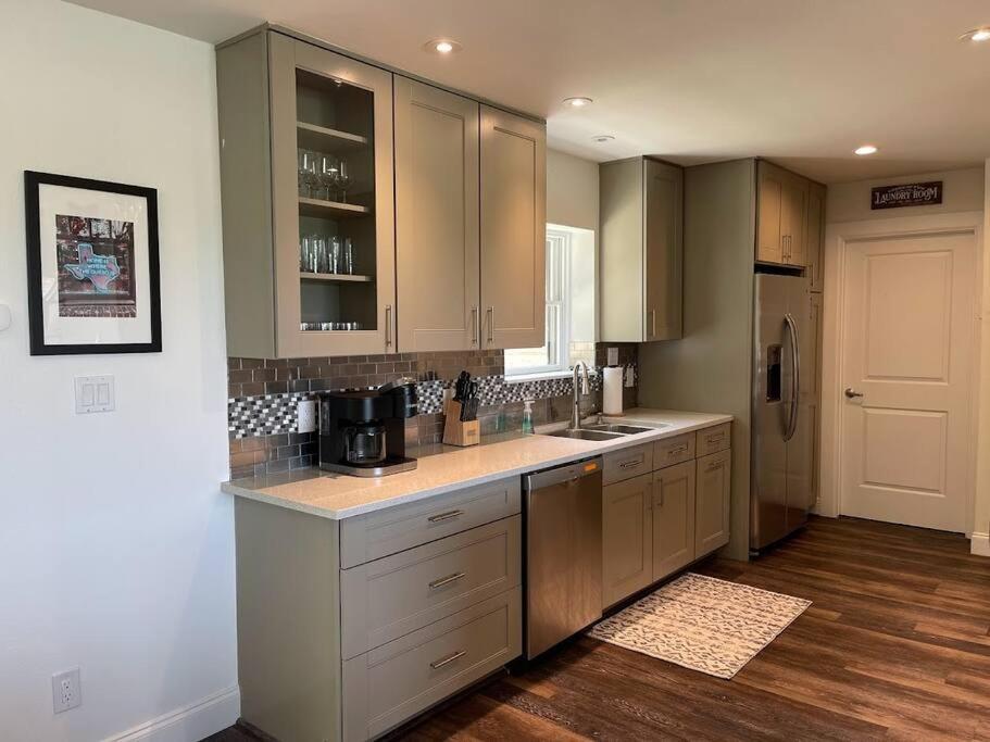 Lakeview Bungalow-Access To Lake, Pool, Gym, &Park Lago Vista Exterior foto